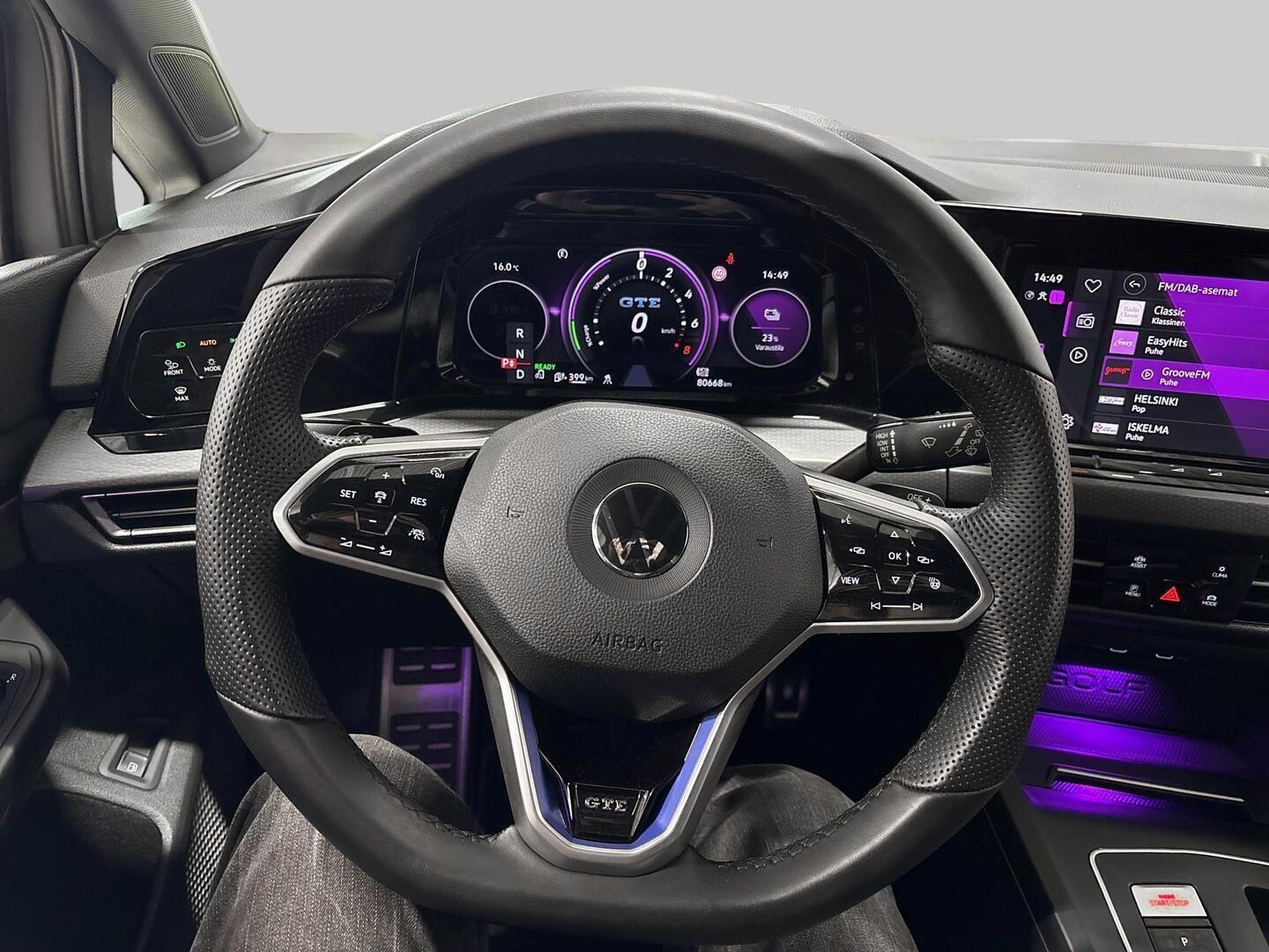VOLKSWAGEN Golf 2021