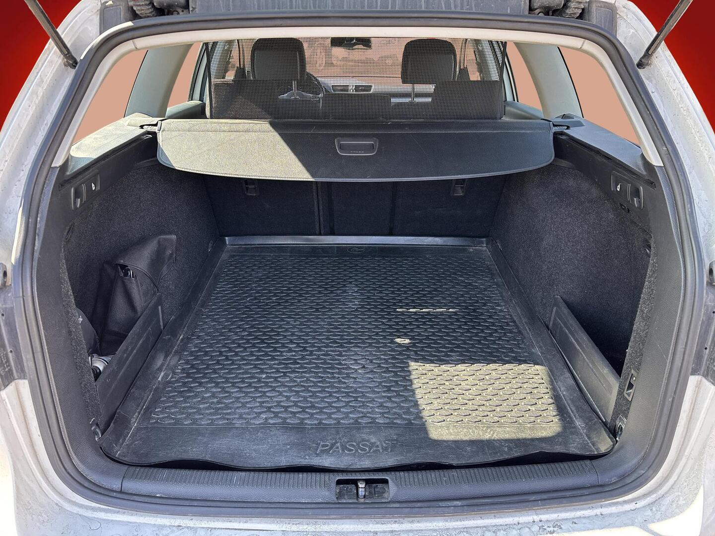 VOLKSWAGEN Passat 2012