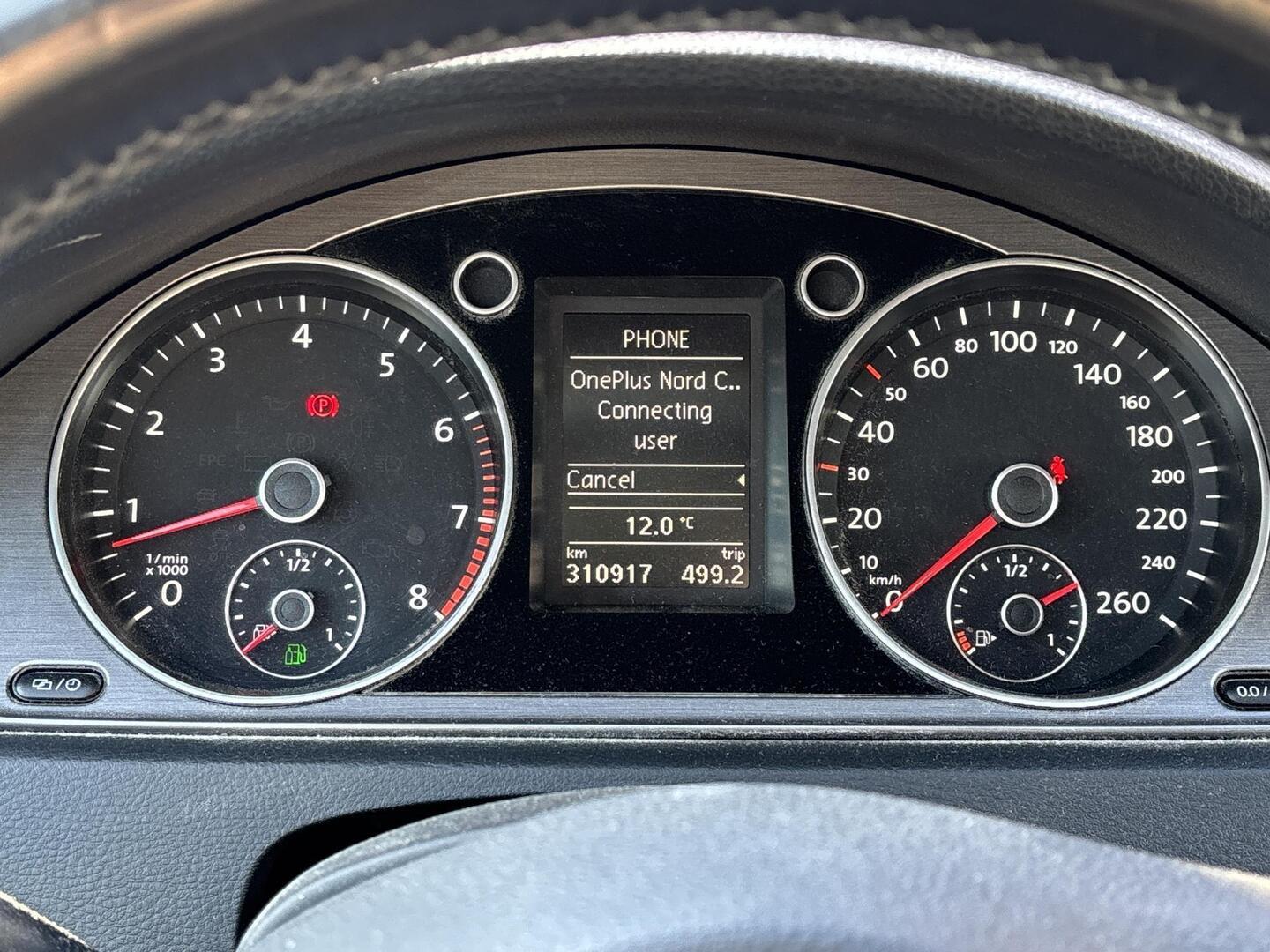 VOLKSWAGEN Passat 2012