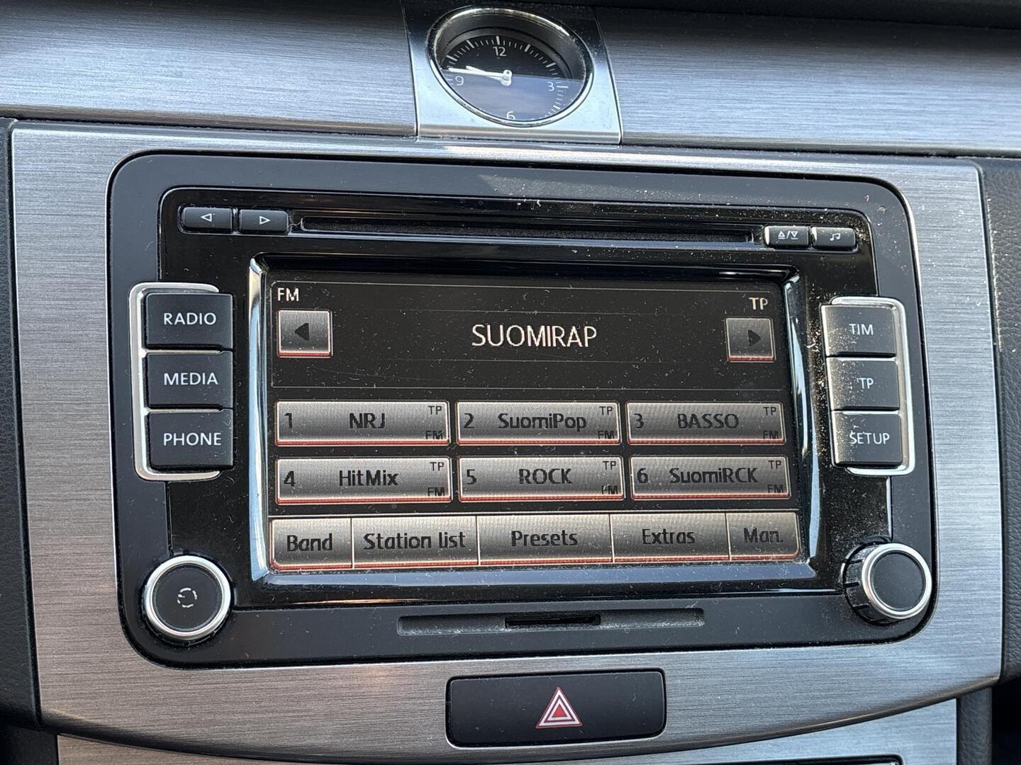 VOLKSWAGEN Passat 2012