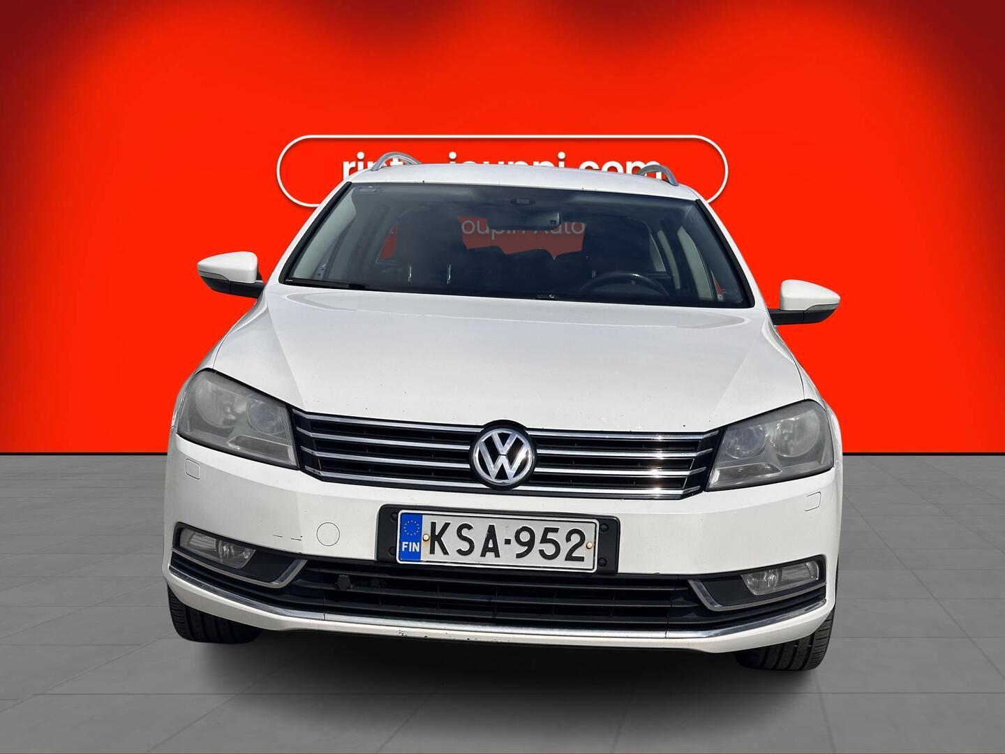 VOLKSWAGEN Passat 2012