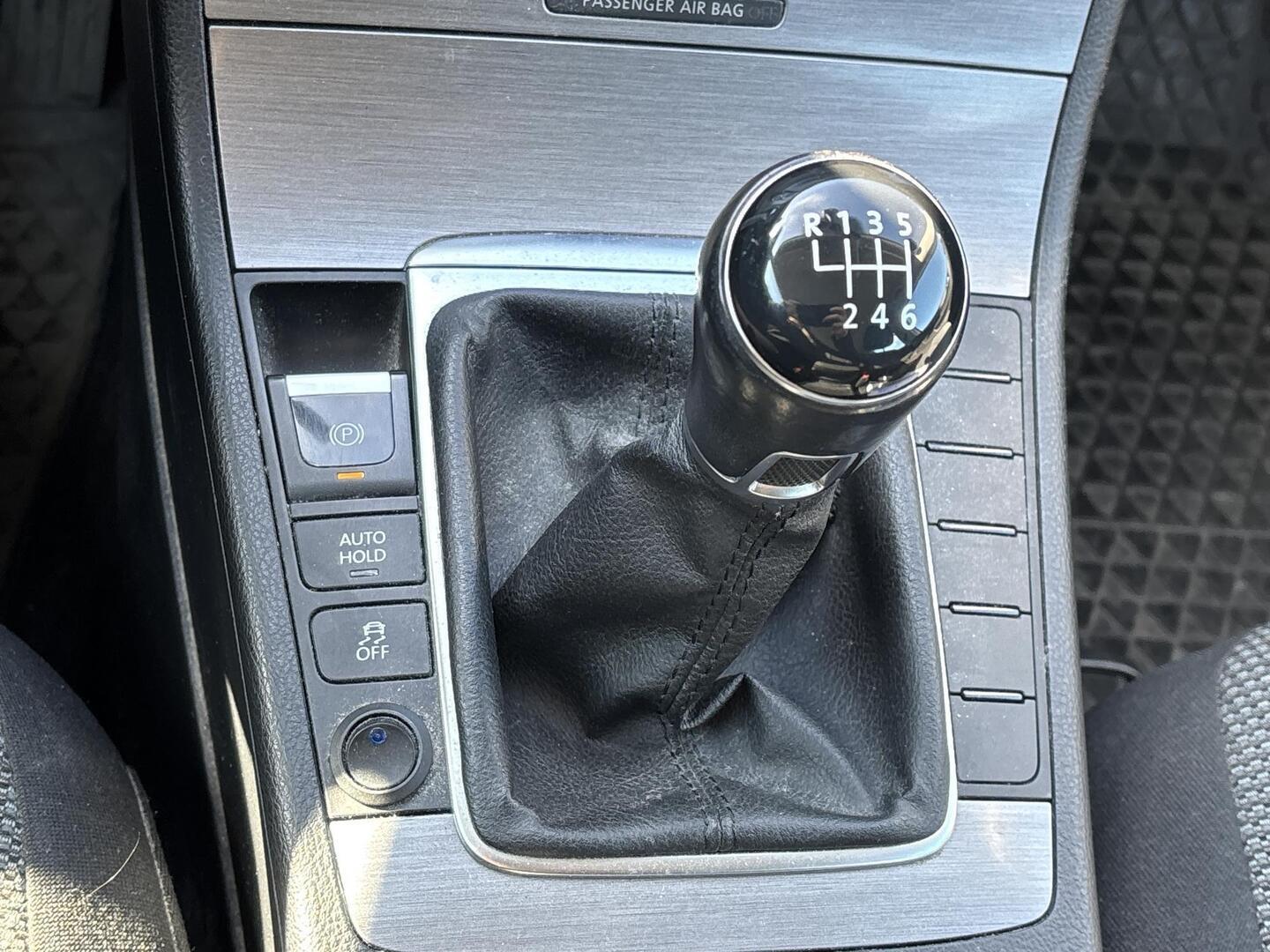 VOLKSWAGEN Passat 2012