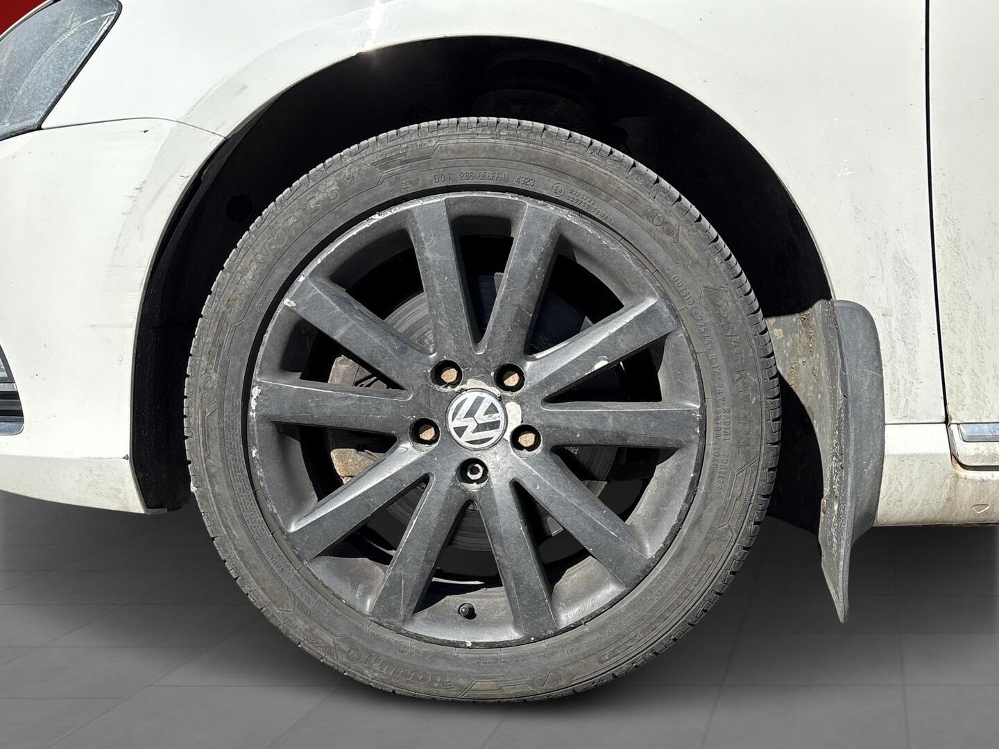 VOLKSWAGEN Passat 2012