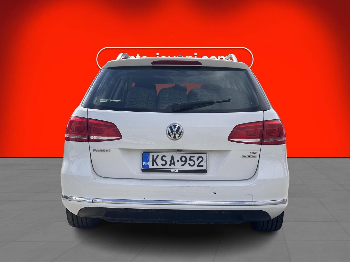 VOLKSWAGEN Passat 2012