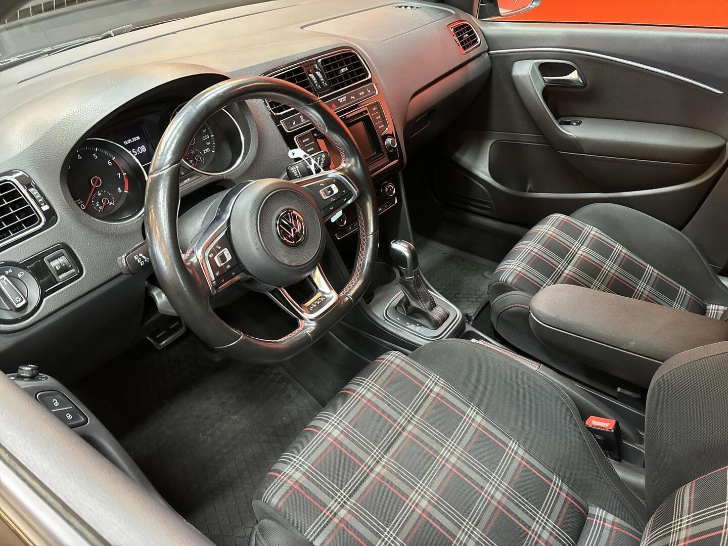 VOLKSWAGEN Polo 2017