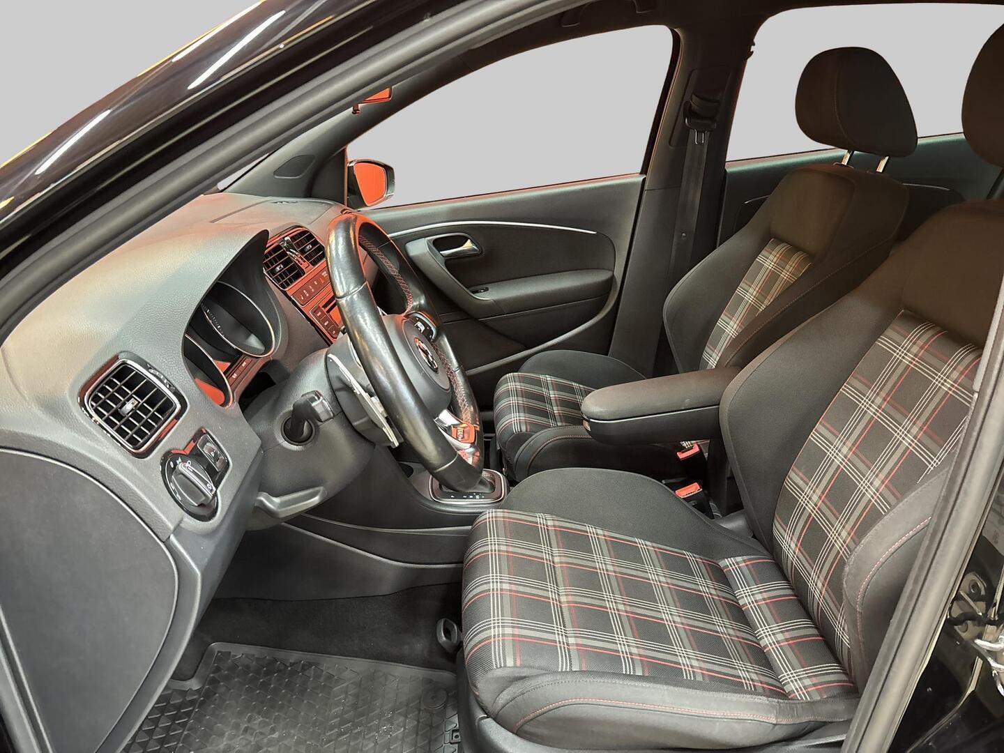 VOLKSWAGEN Polo 2017