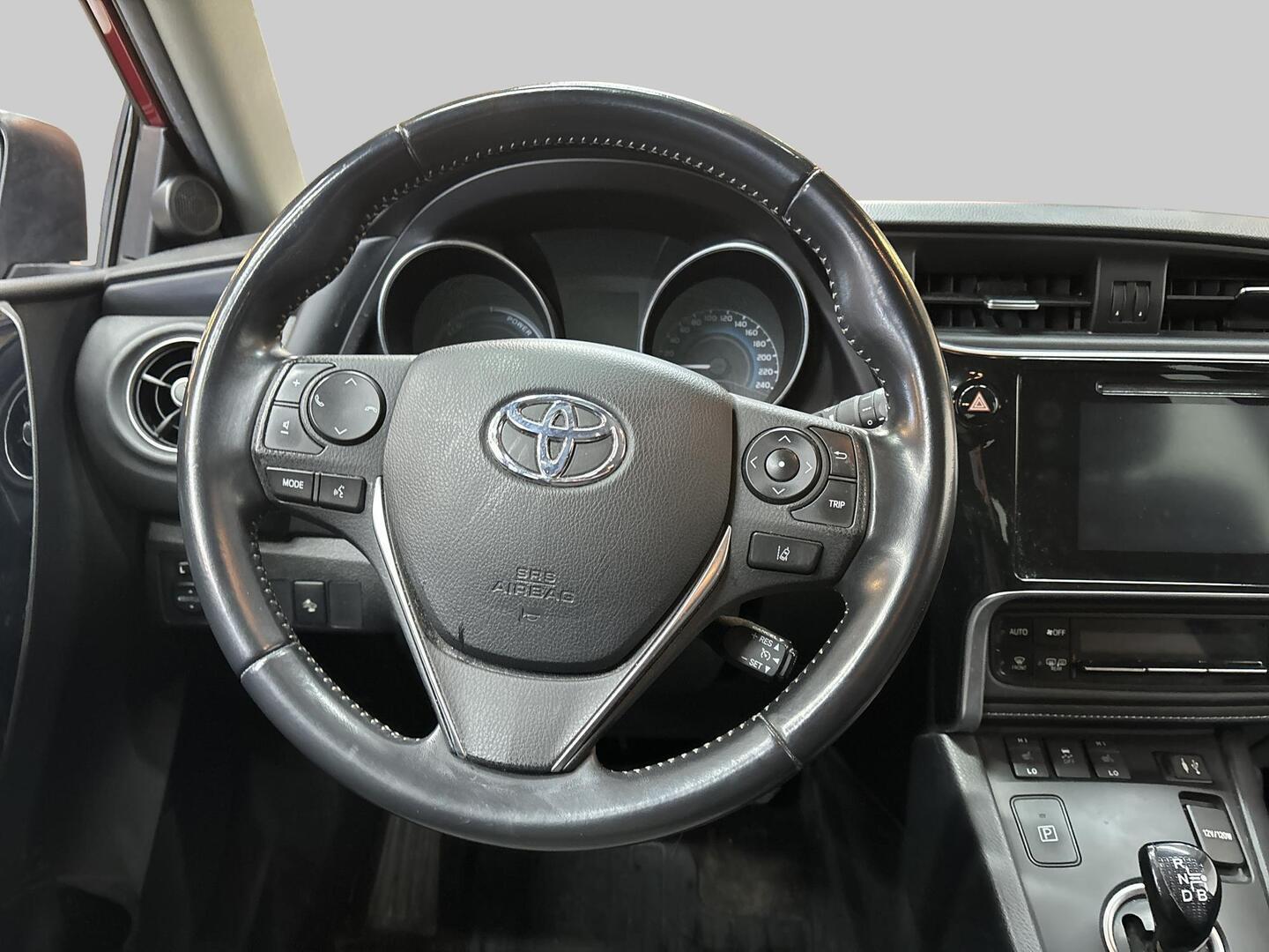 TOYOTA Auris 2018