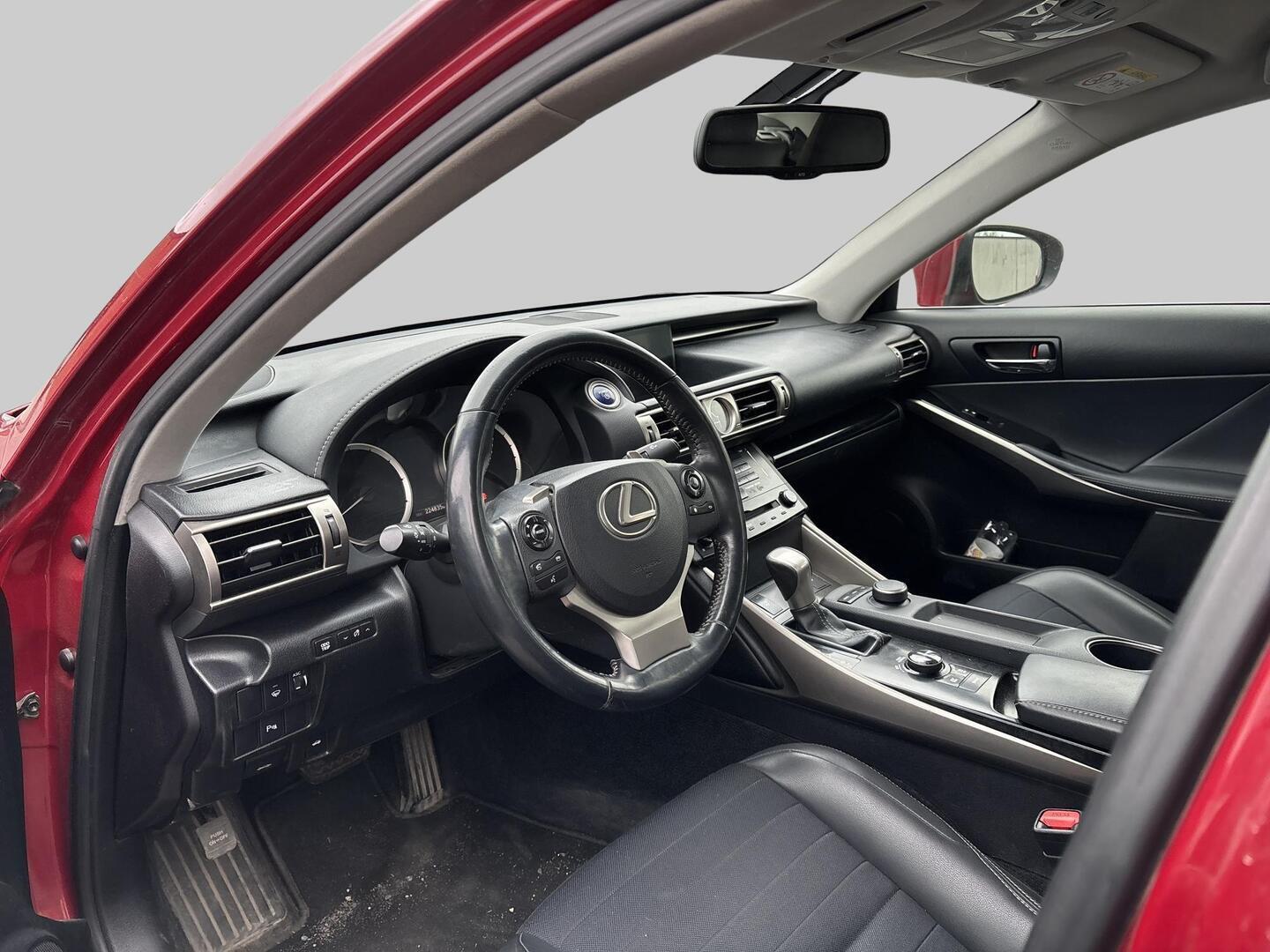 LEXUS IS 2013