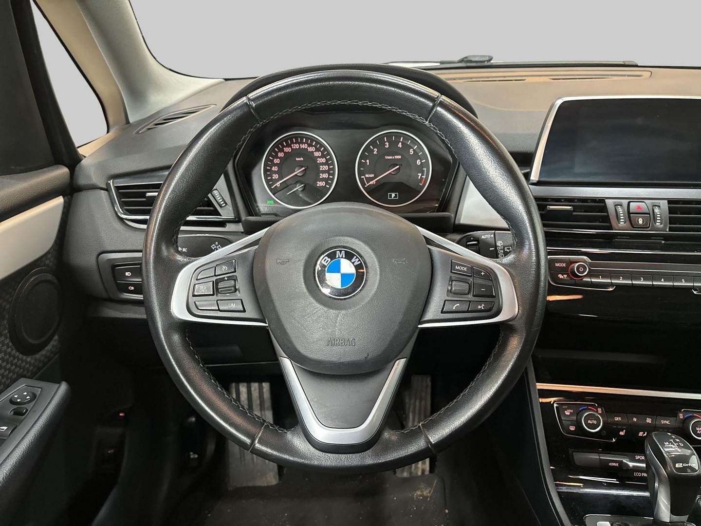 BMW 225 2017