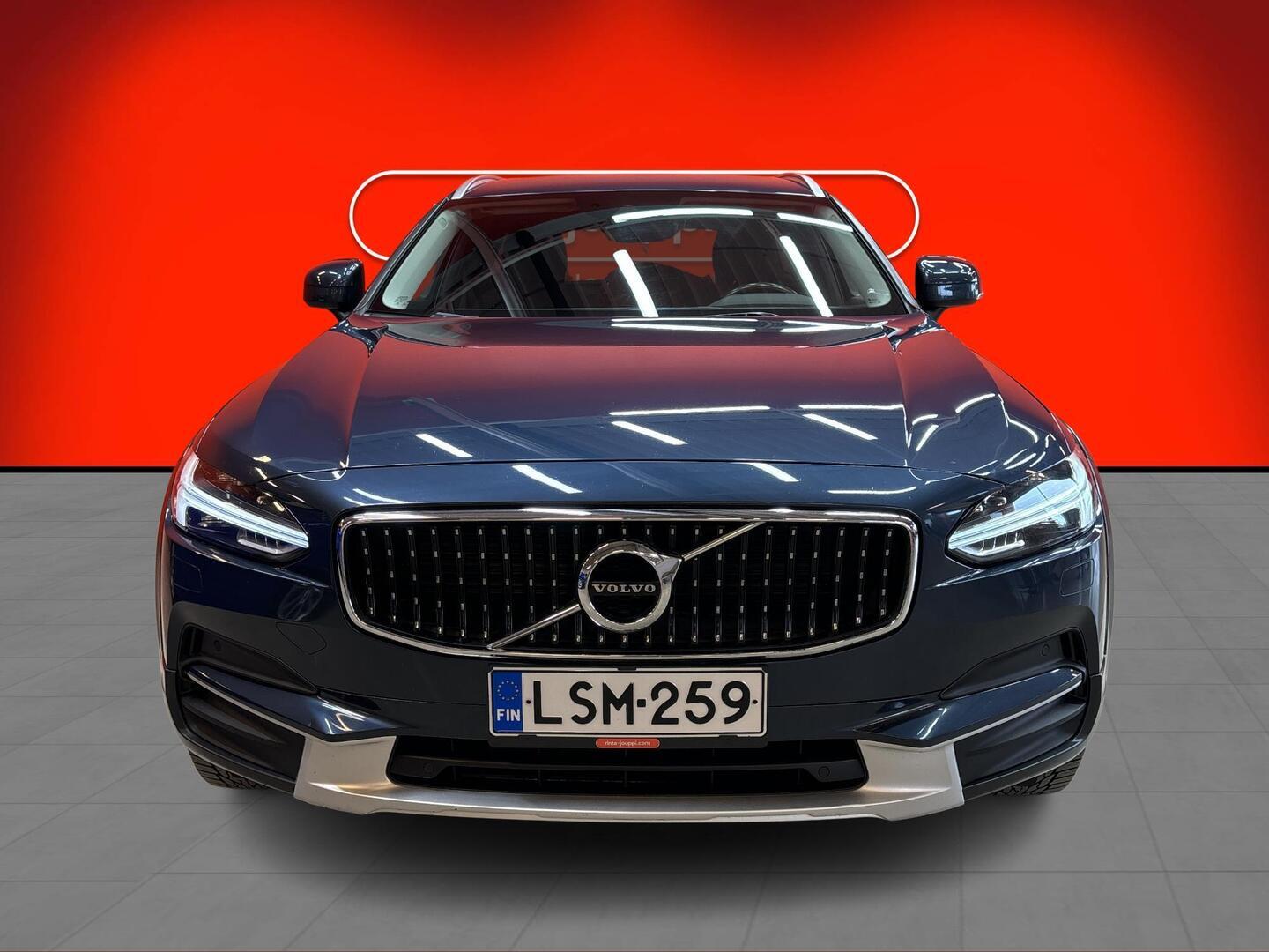 VOLVO V90 Cross Country 2018