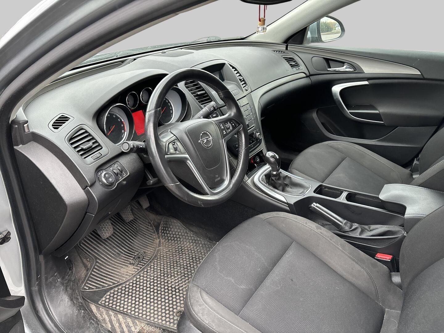OPEL Insignia 2012