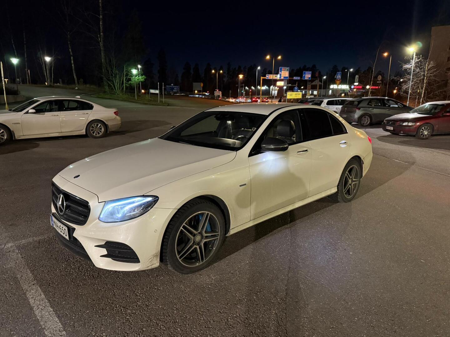 MERCEDES-BENZ E 2016