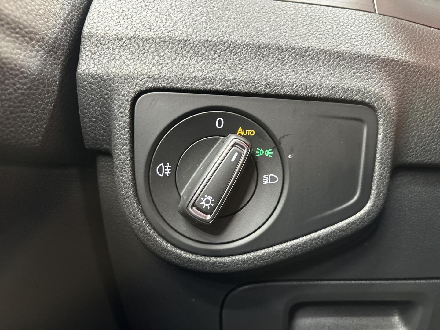 VOLKSWAGEN Golf Sportsvan 2018