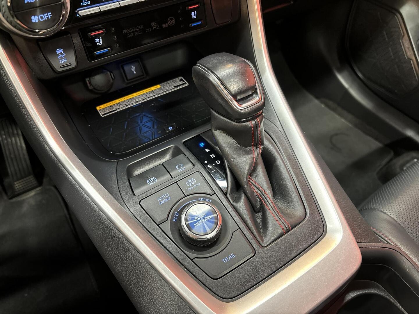 TOYOTA RAV4 2021