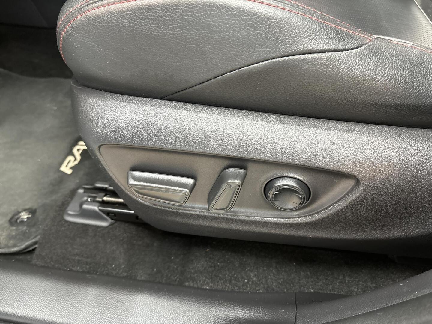 TOYOTA RAV4 2021