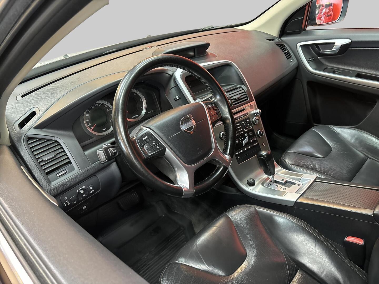 VOLVO XC60 2011