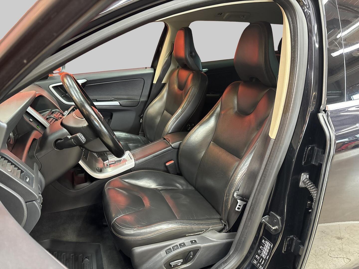 VOLVO XC60 2011