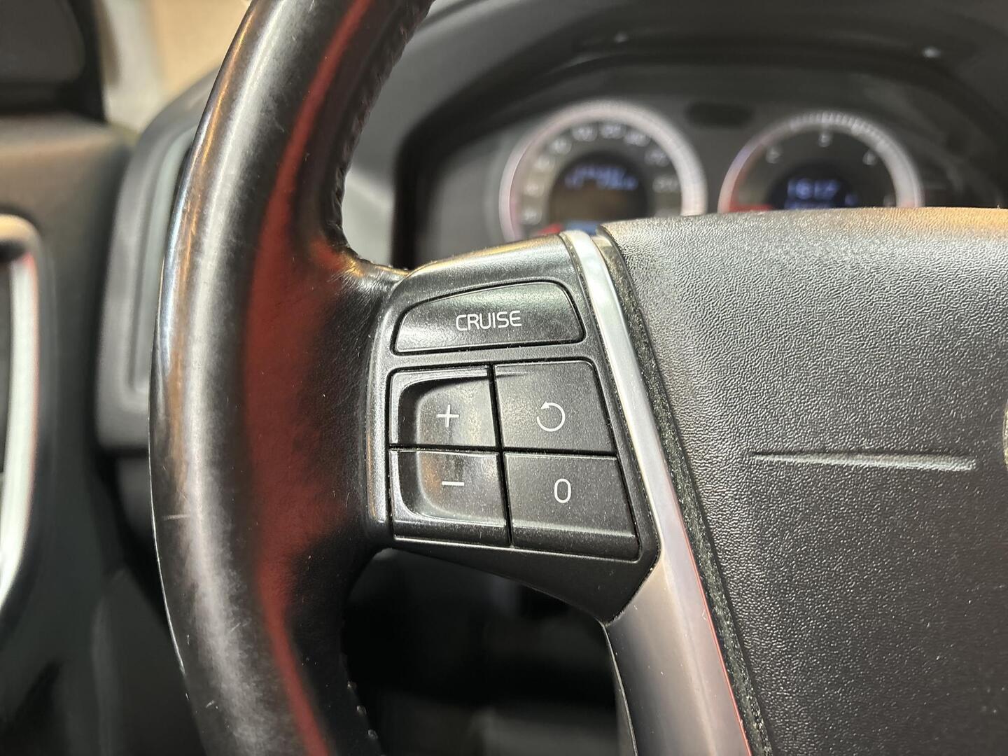 VOLVO XC60 2011