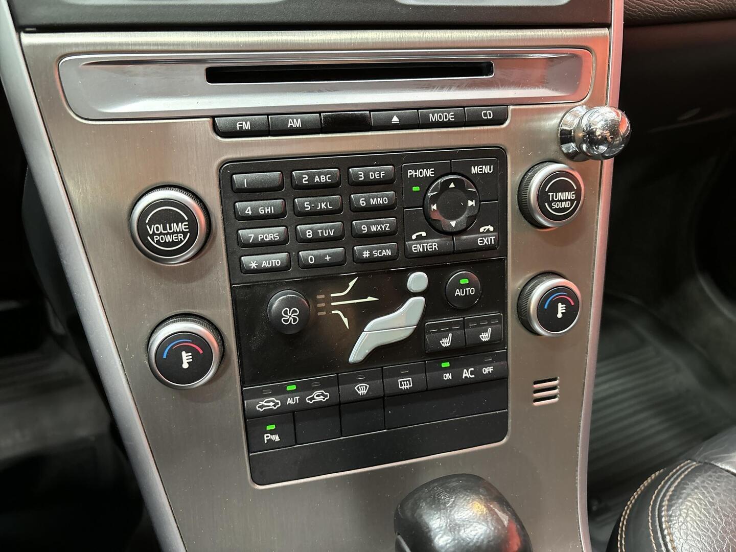VOLVO XC60 2011