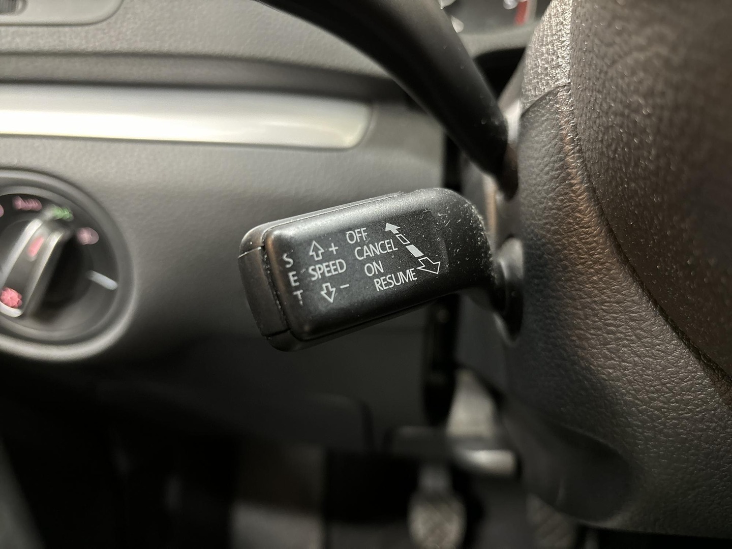 VOLKSWAGEN Sharan 2012