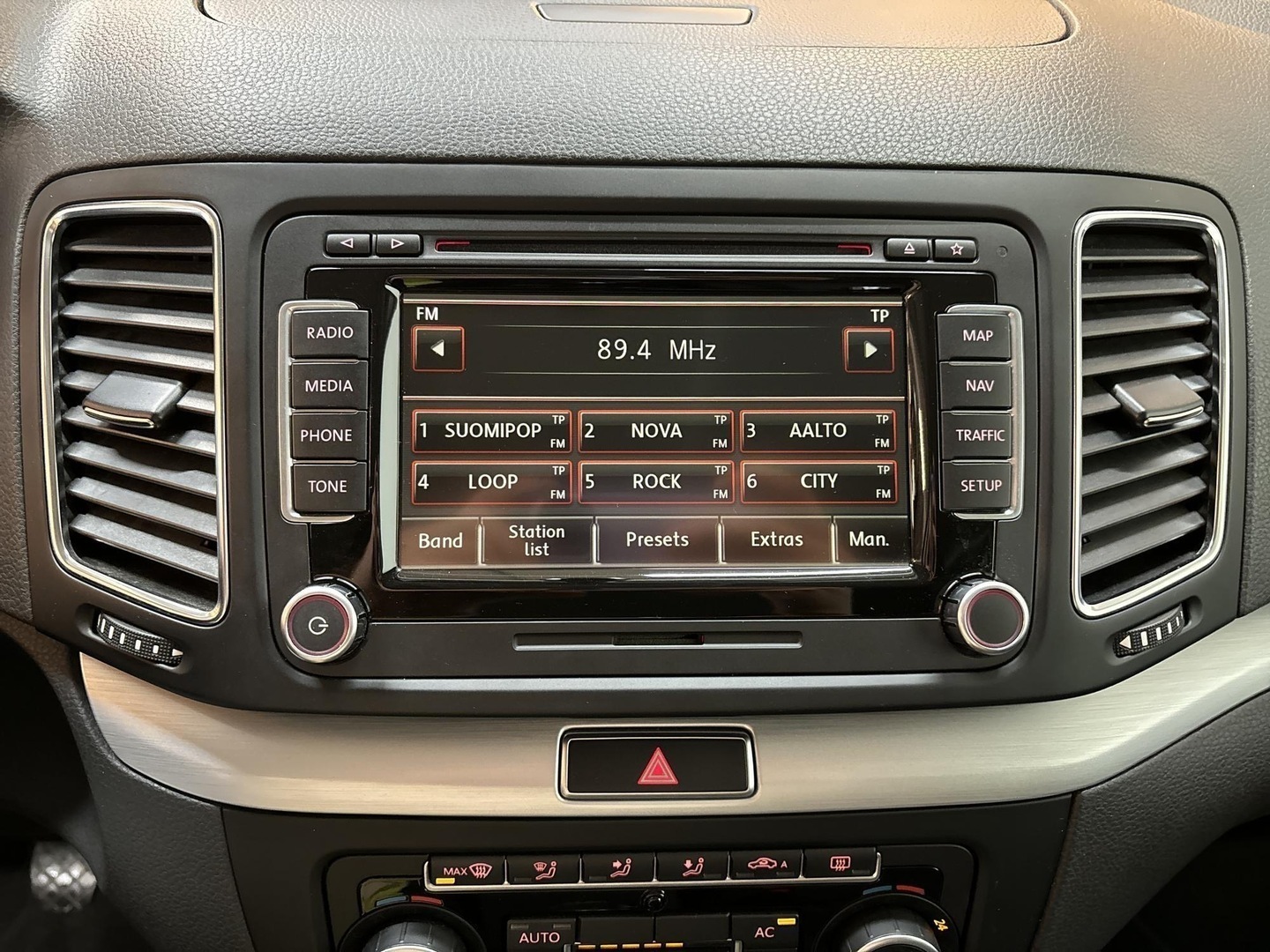 VOLKSWAGEN Sharan 2012