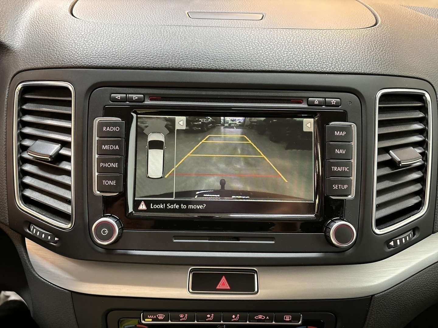 VOLKSWAGEN Sharan 2012