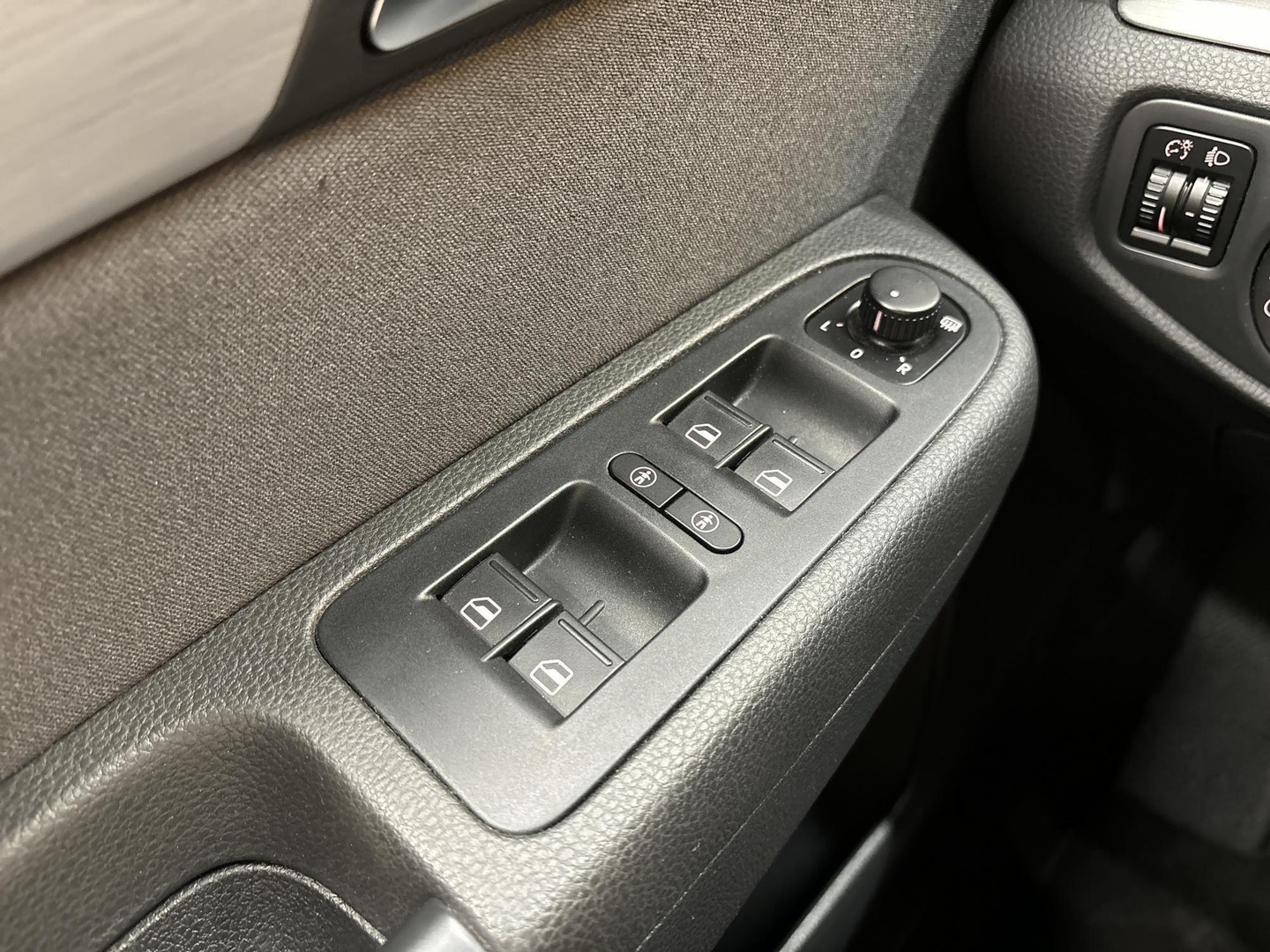 VOLKSWAGEN Sharan 2012