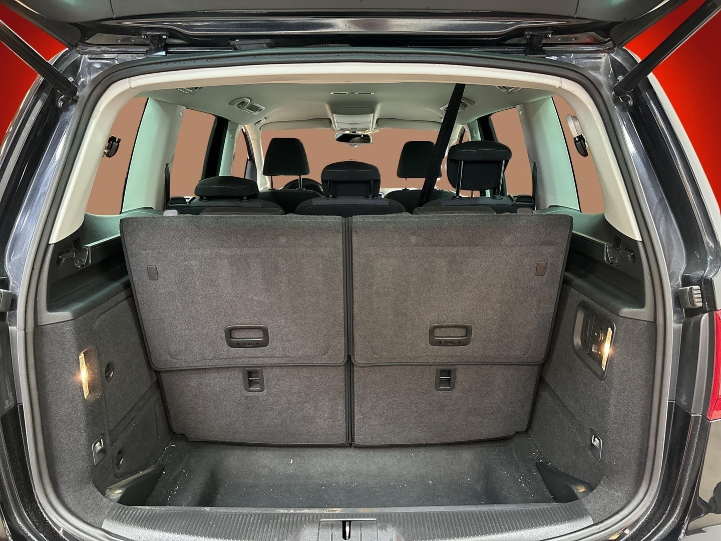 VOLKSWAGEN Sharan 2012