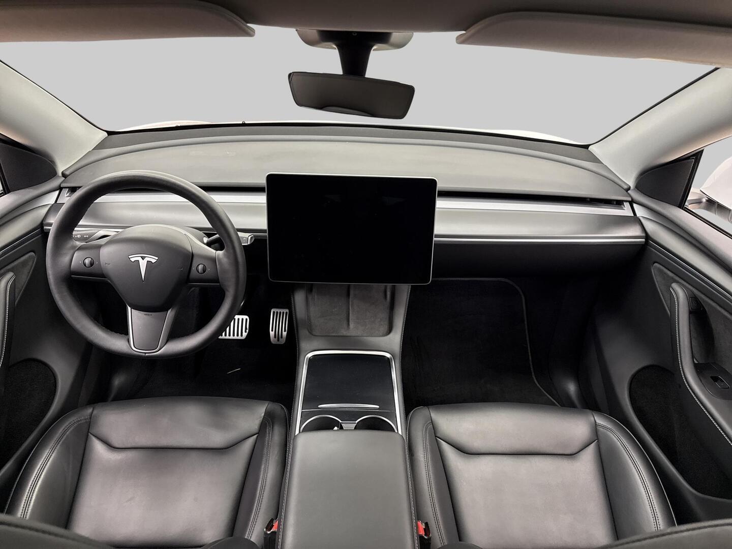 TESLA Model Y 2025