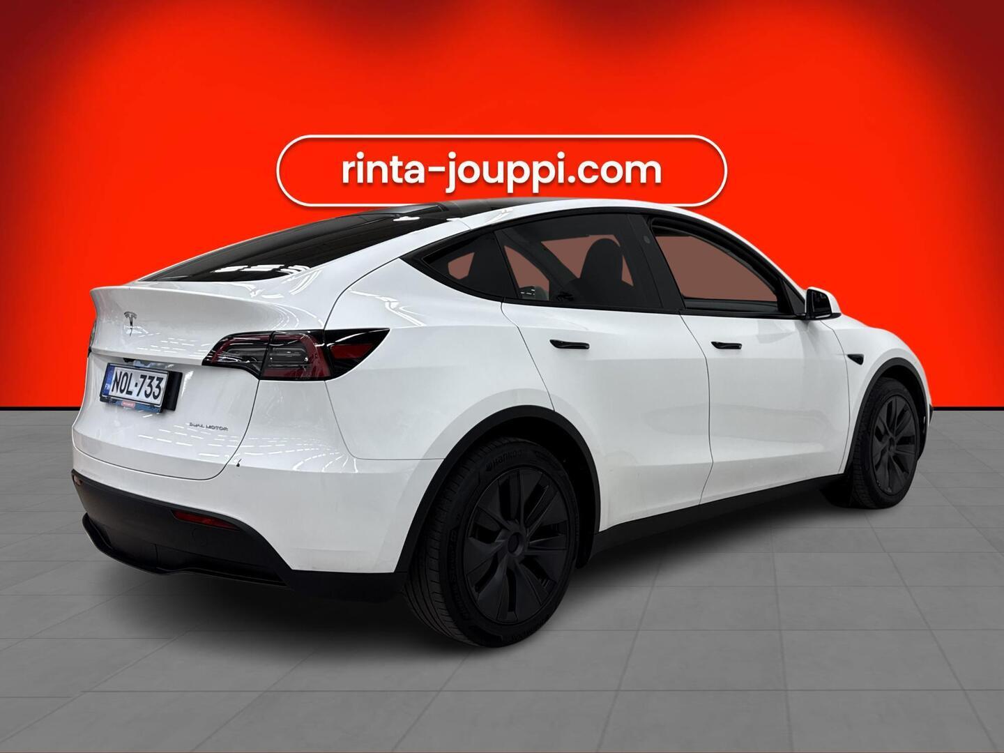 TESLA Model Y 2025