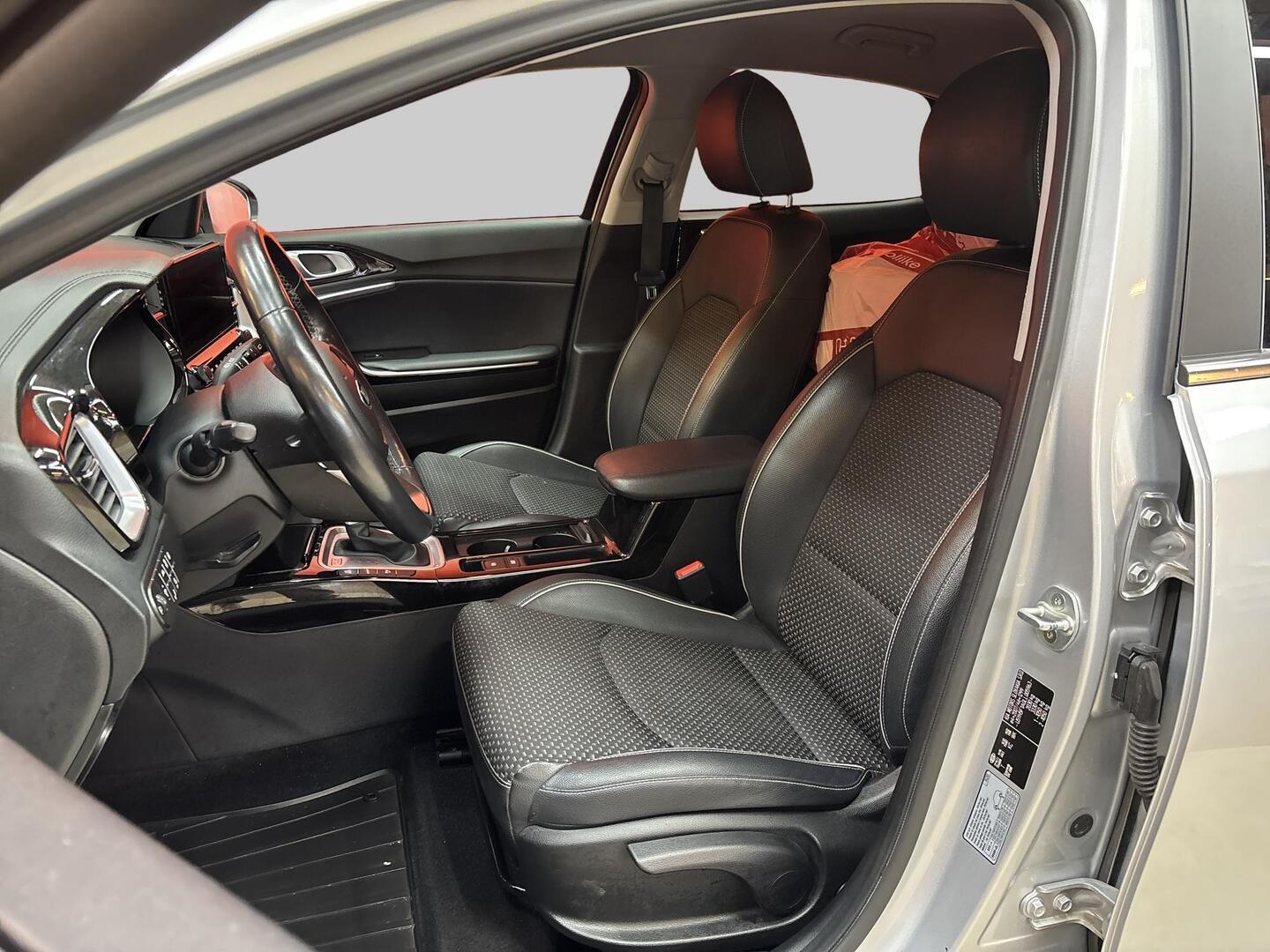 KIA XCEED 2021