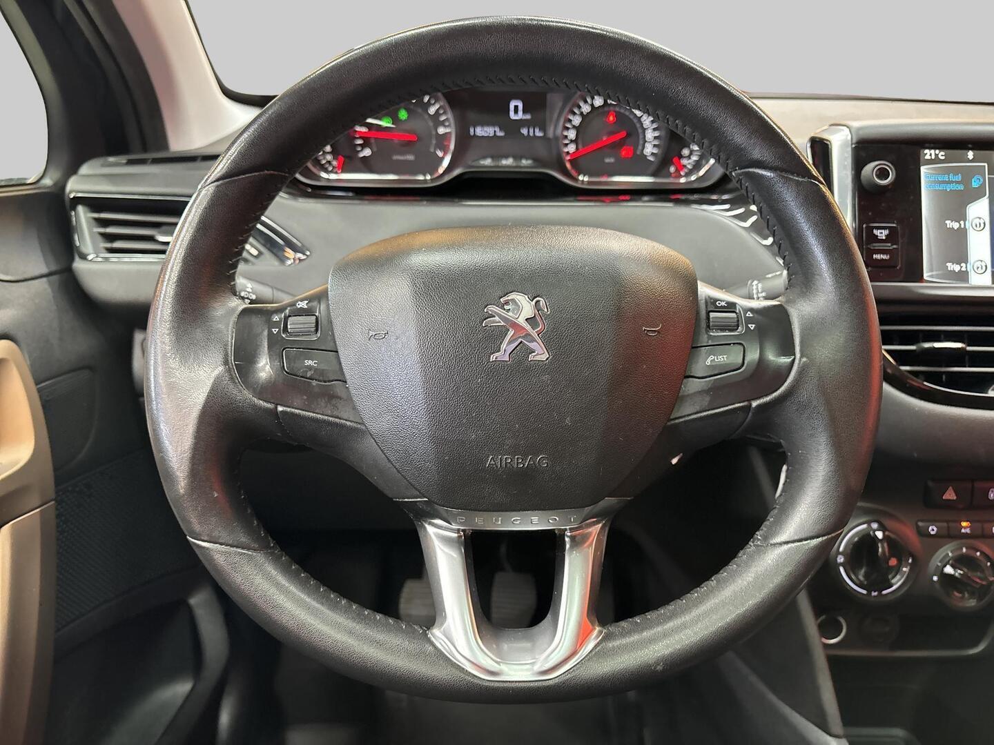 PEUGEOT 208 2013
