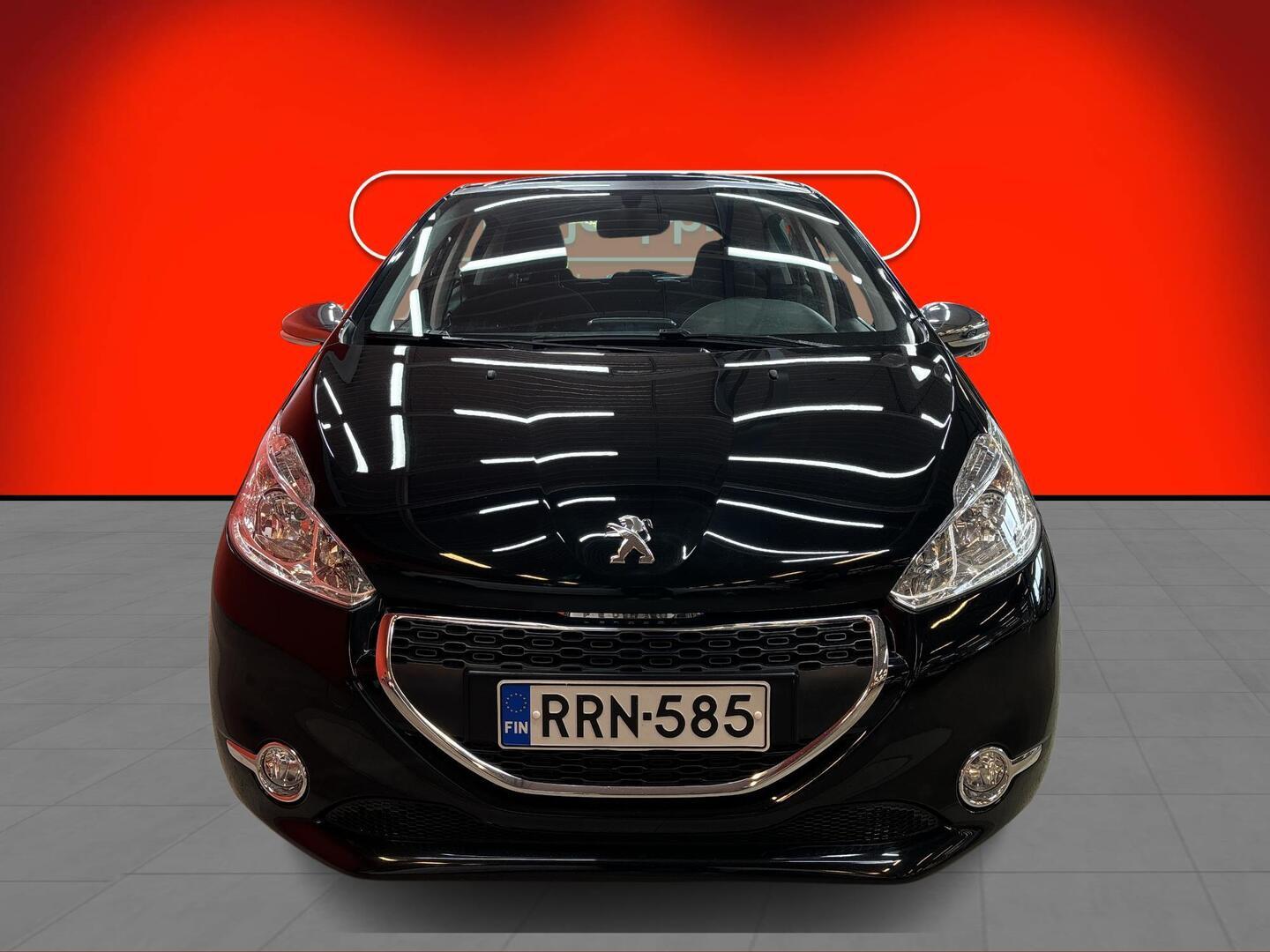 PEUGEOT 208 2013