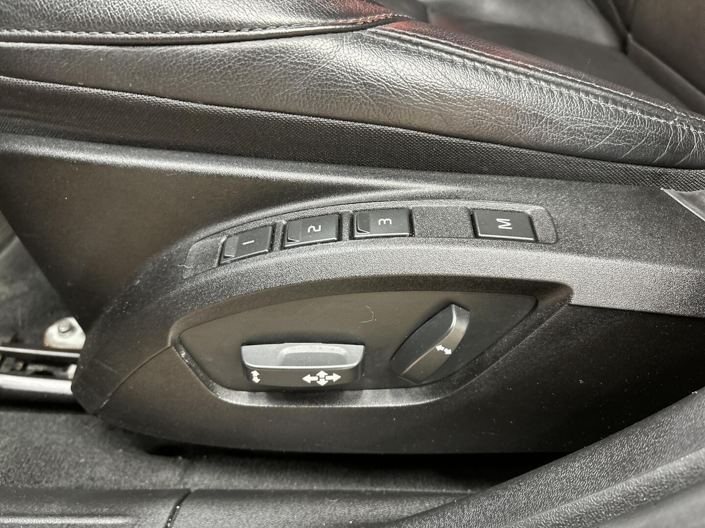 VOLVO V40 2018