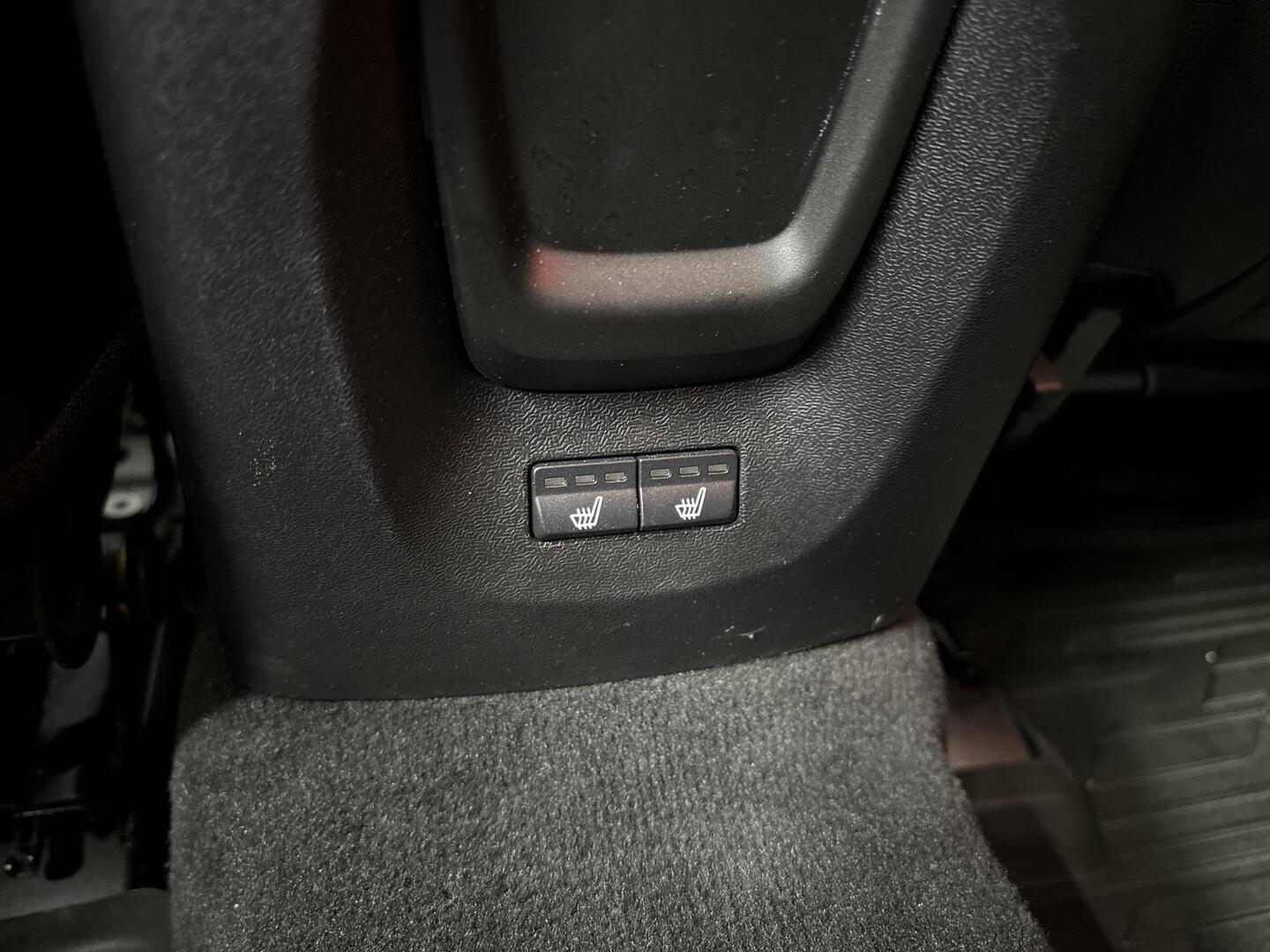 VOLVO V40 2018