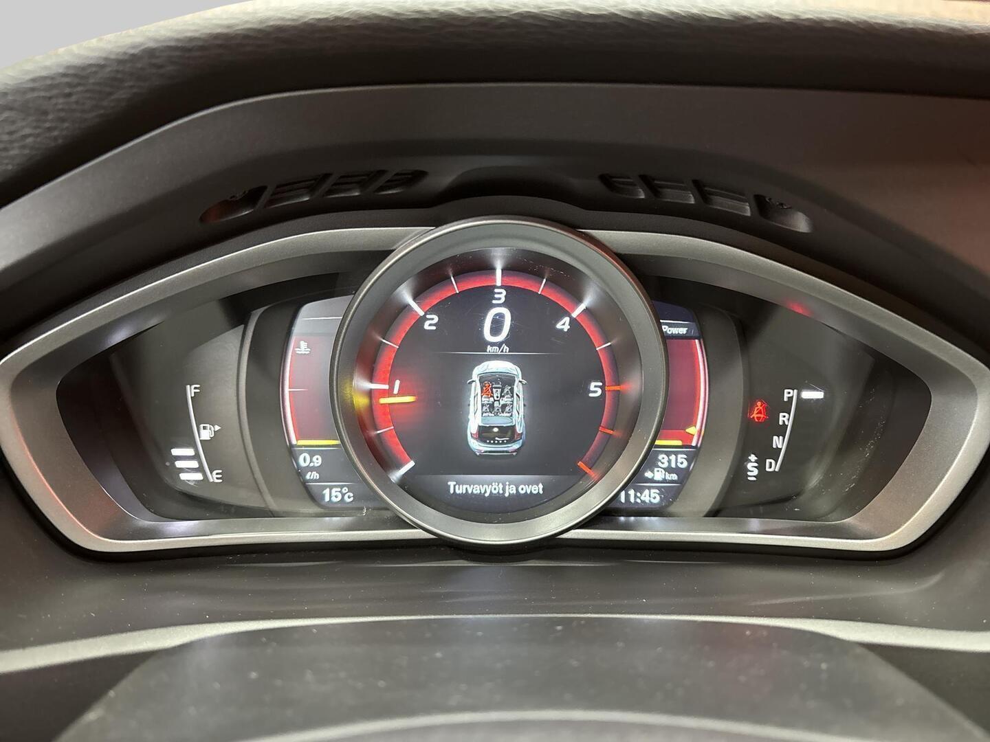 VOLVO V40 2018