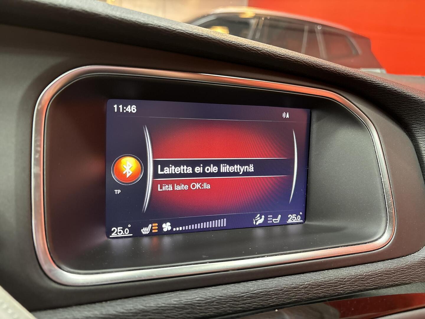 VOLVO V40 2018
