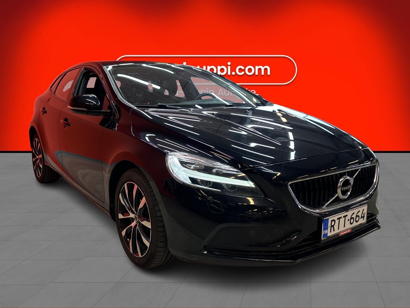 VOLVO V40 2018