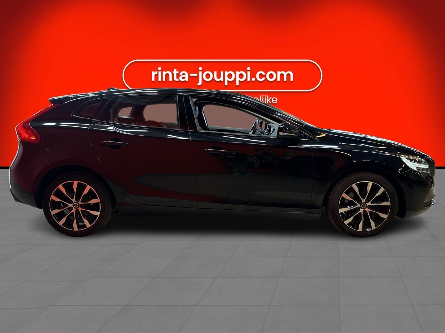 VOLVO V40 2018