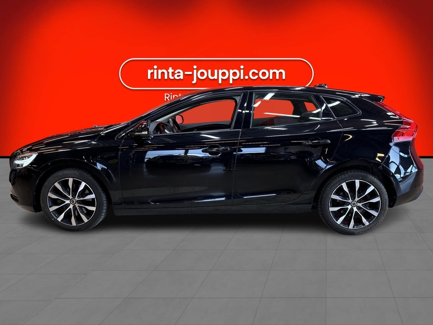 VOLVO V40 2018