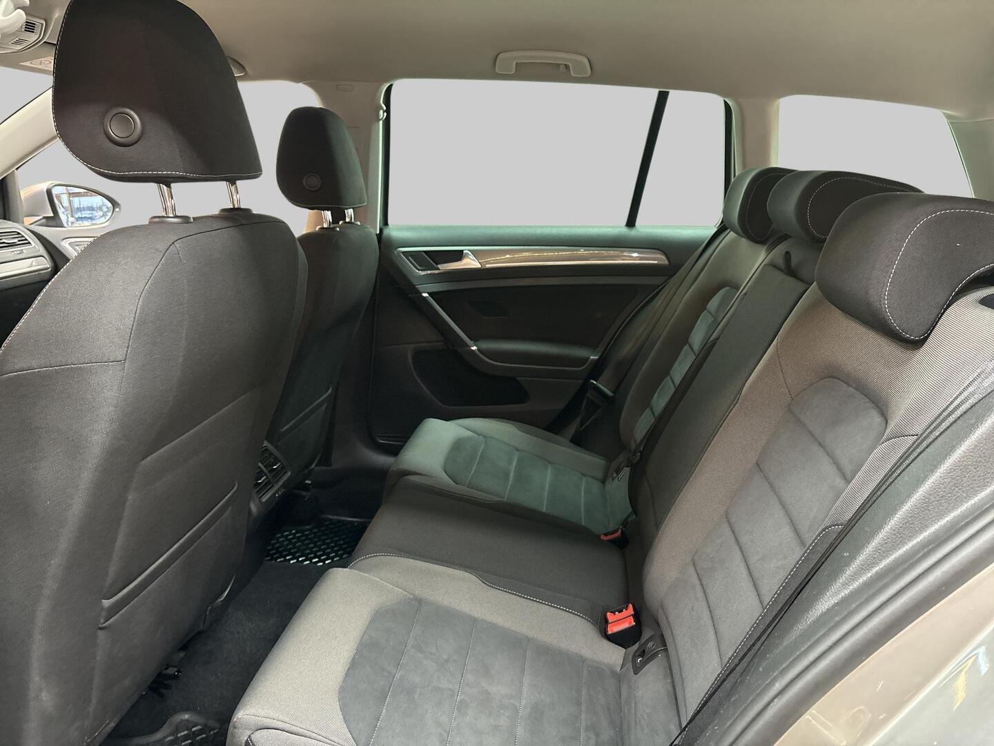 VOLKSWAGEN Golf 2018