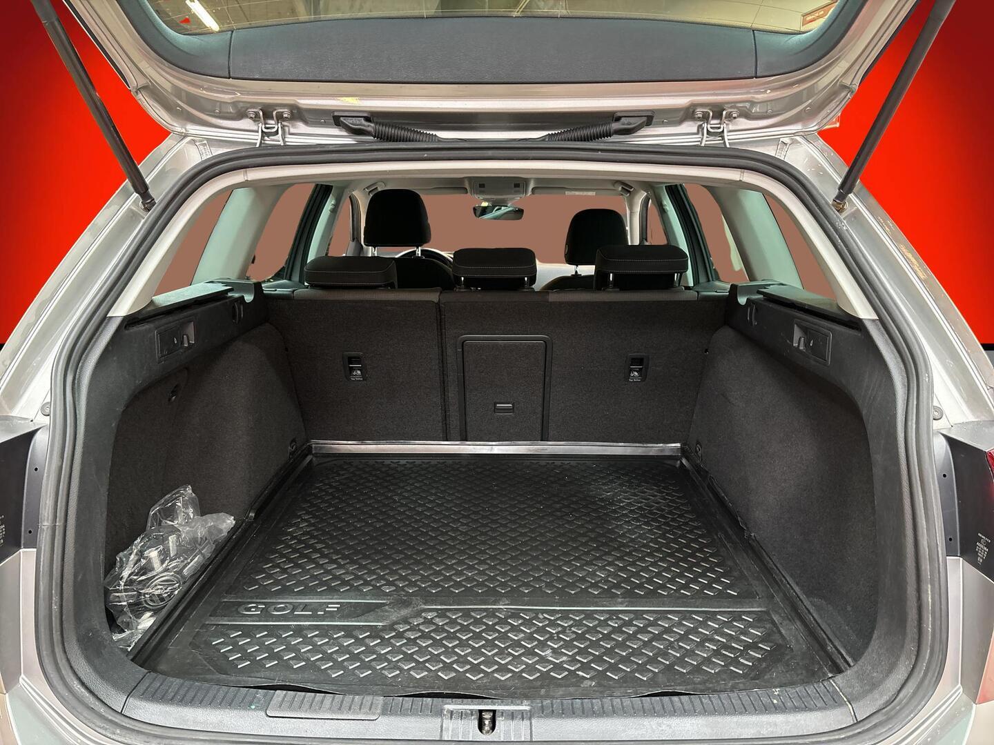 VOLKSWAGEN Golf 2018