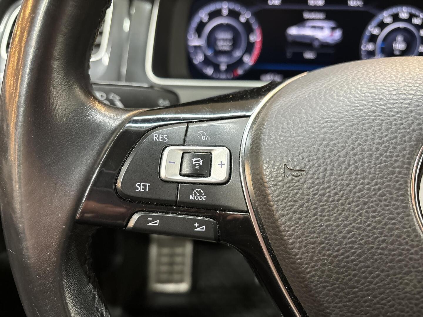 VOLKSWAGEN Golf 2018