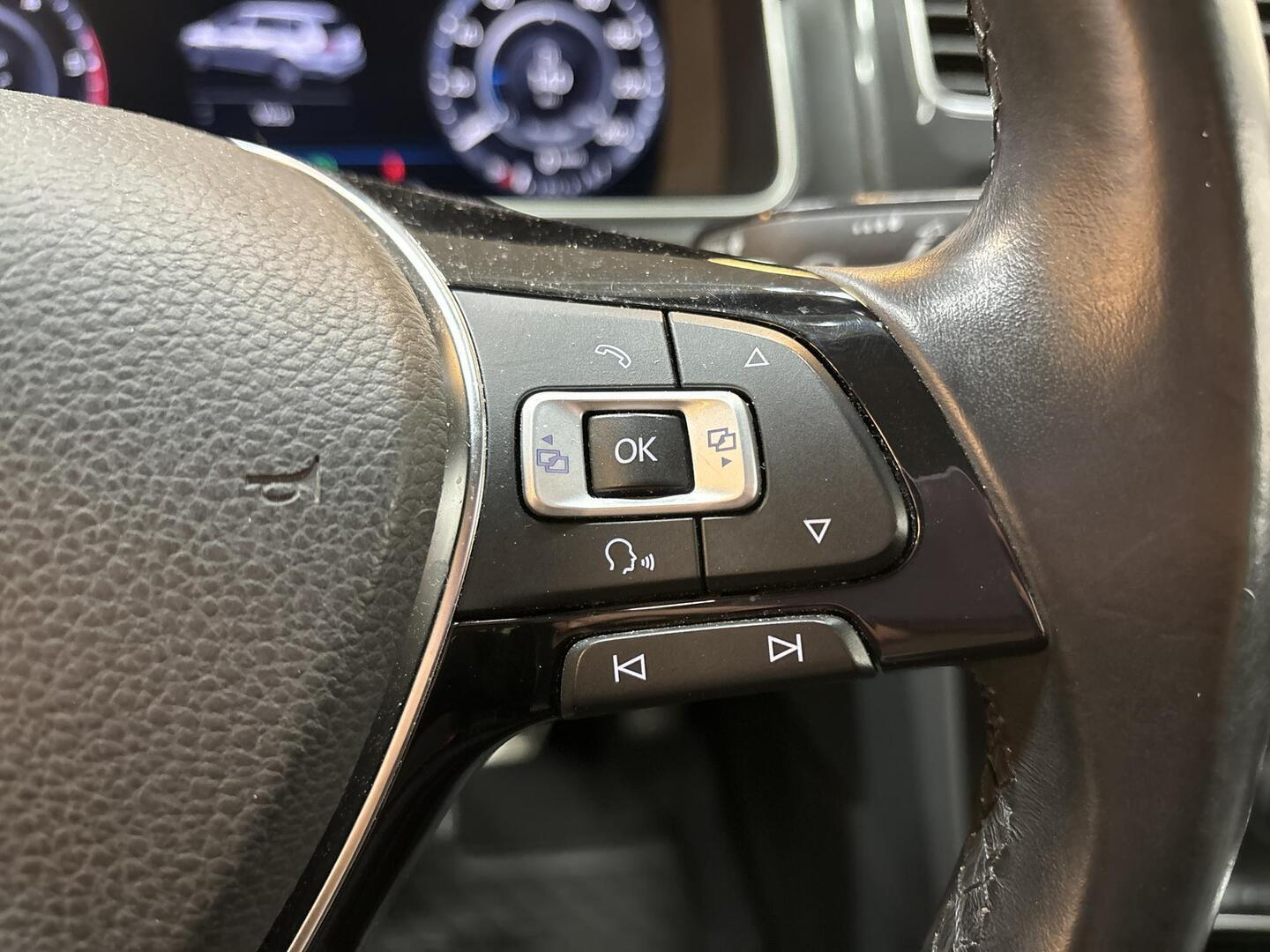 VOLKSWAGEN Golf 2018