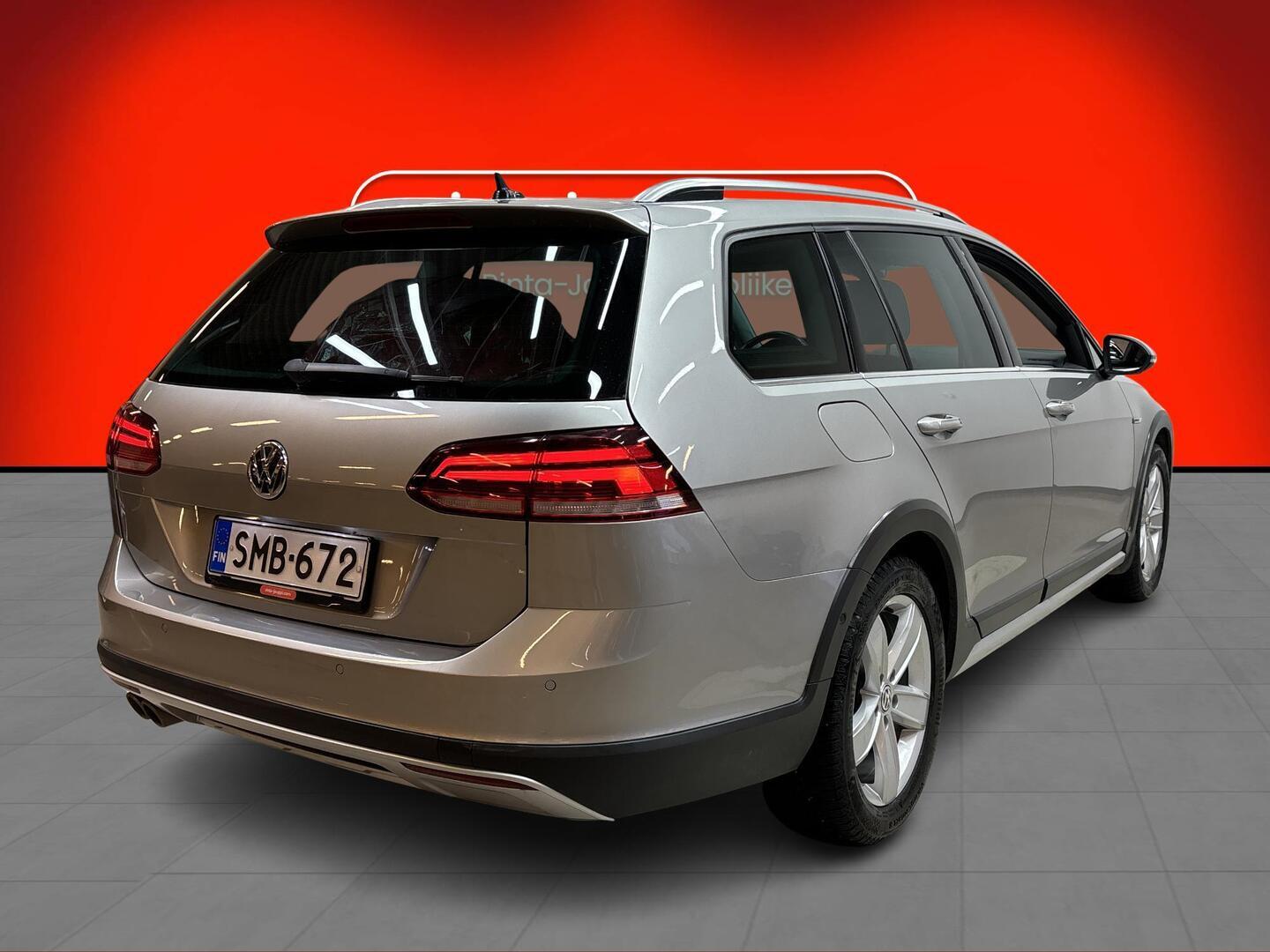 VOLKSWAGEN Golf 2018