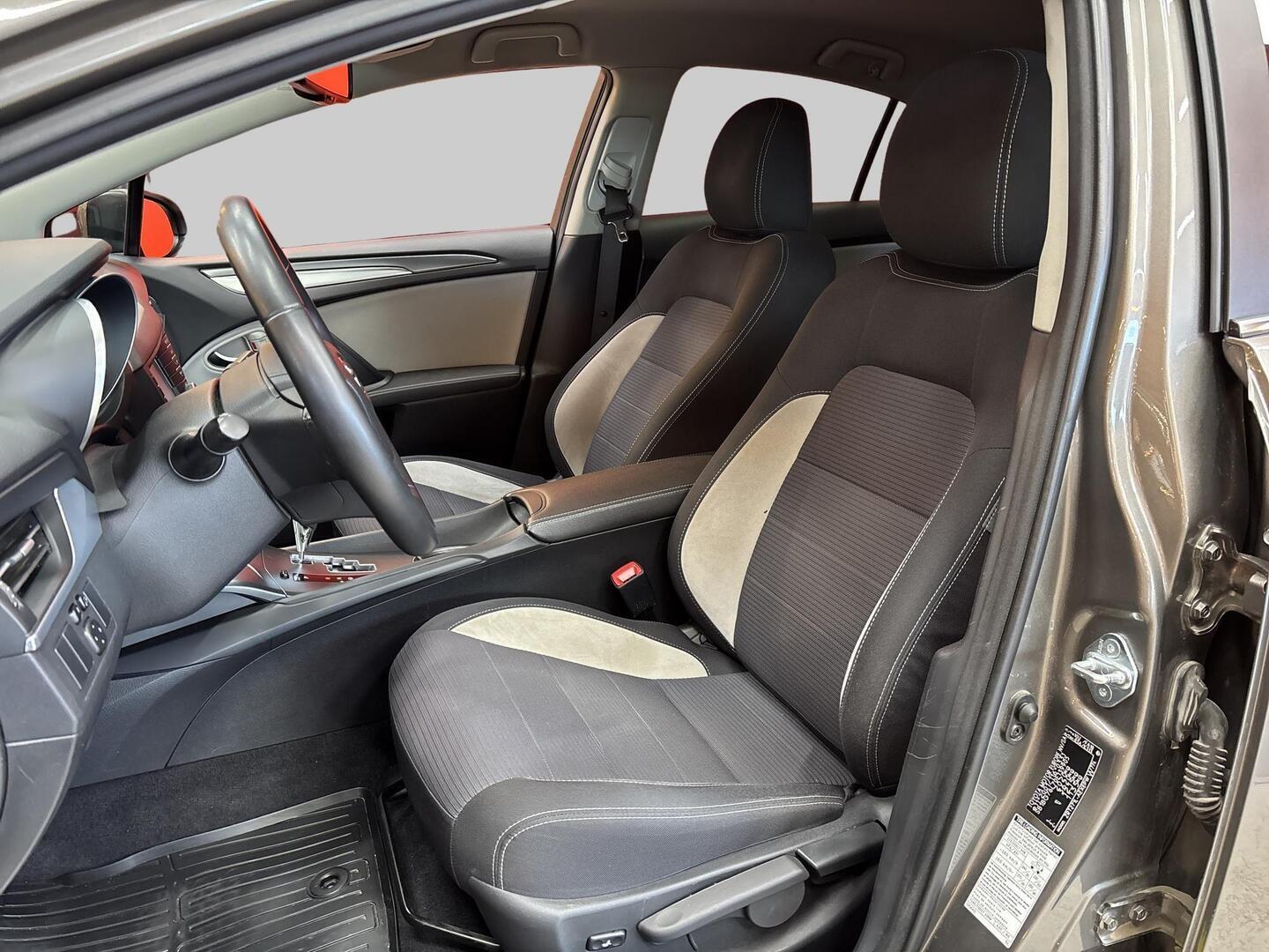 TOYOTA Avensis 2017