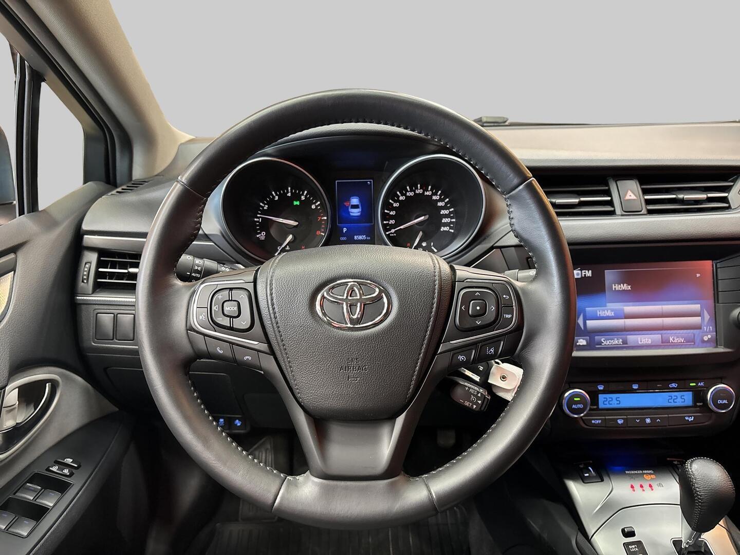 TOYOTA Avensis 2017