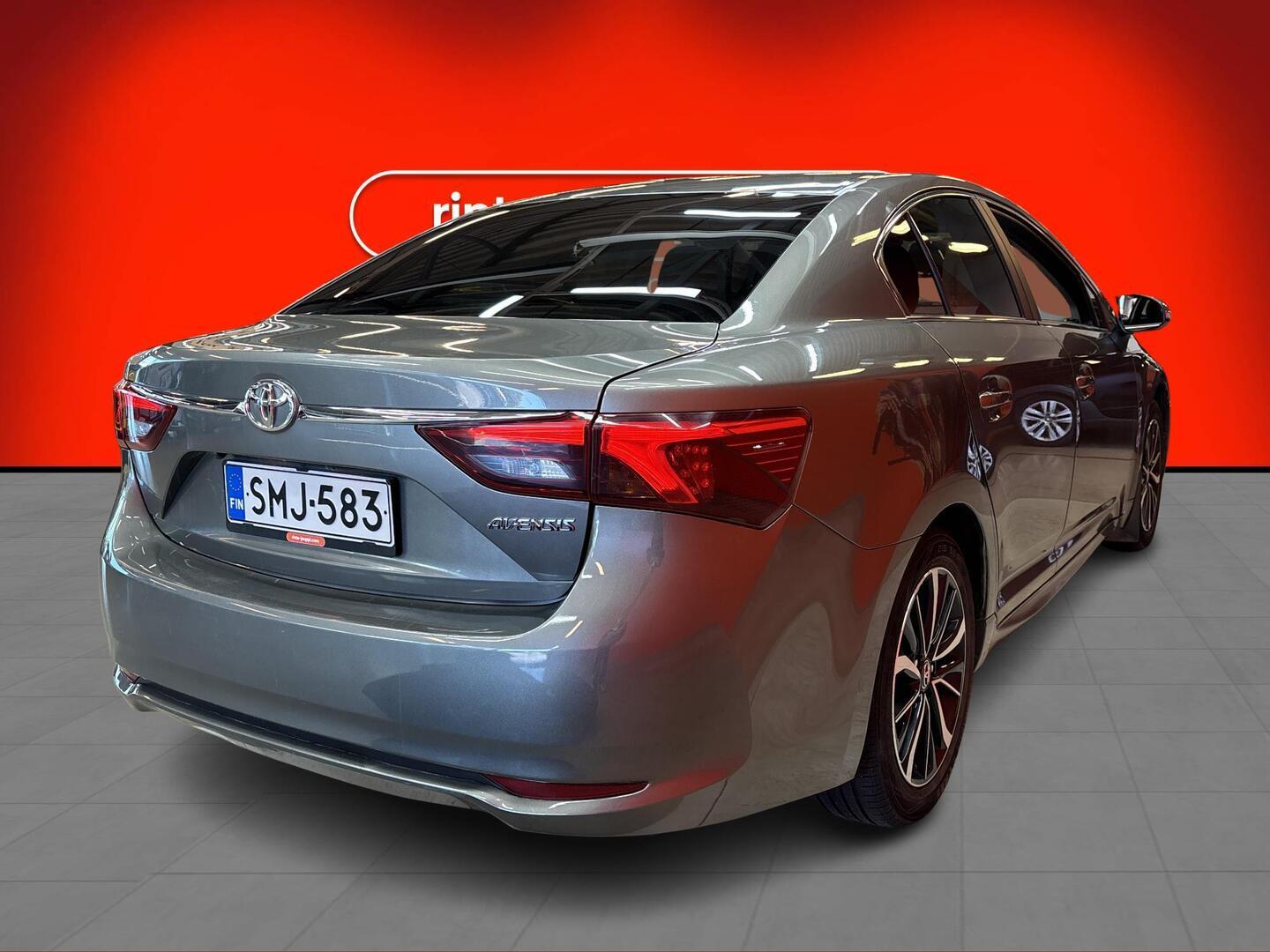 TOYOTA Avensis 2017