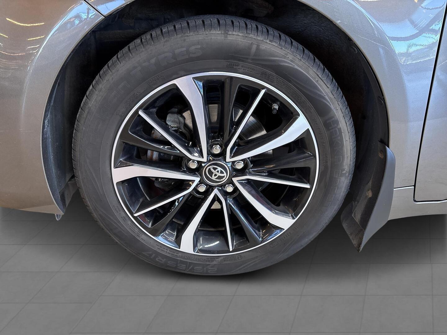 TOYOTA Avensis 2017