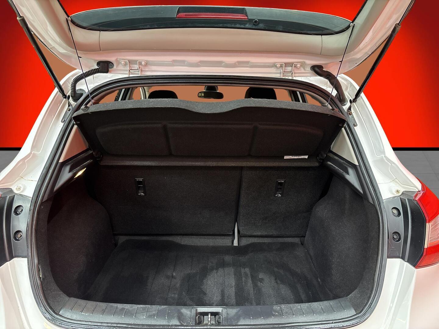 NISSAN Pulsar 2015